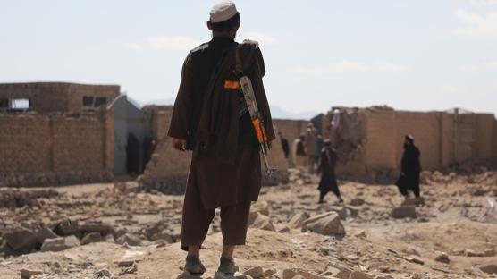 Pakistan Afganistan'�n bir�ok vilayetini bombalad�: 4 �l�, 15 yaral�