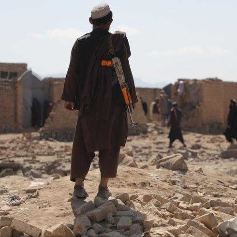 Pakistan Afganistan'�n bir�ok vilayetini bombalad�: 4 �l�, 15 yaral�