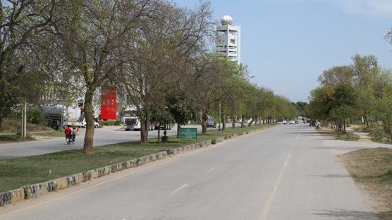 Hayat durdu, �� g�n resmi tatil ilan edildi