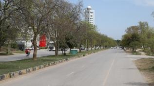 Hayat durdu, �� g�n resmi tatil ilan edildi