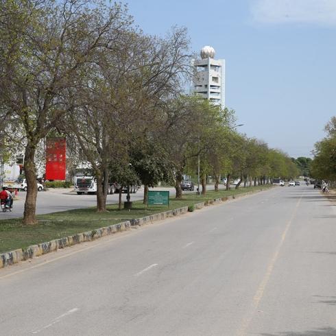 Hayat durdu, �� g�n resmi tatil ilan edildi