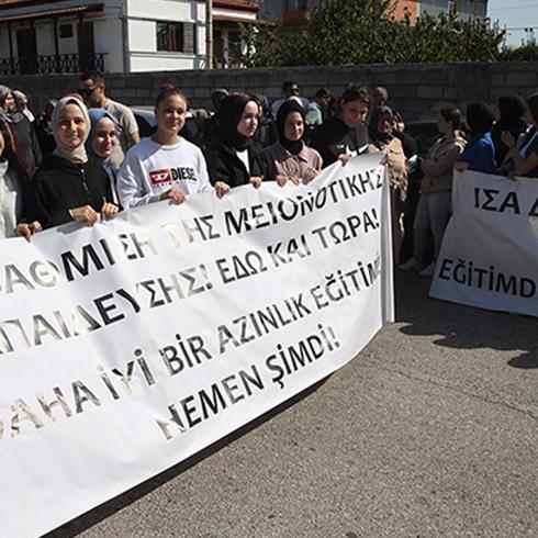 Az�nl�k okullar� kapanma riskiyle kar�� kar��ya