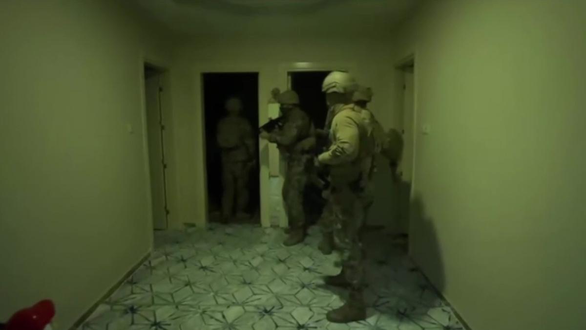 Adana'da 21 adrese �afak bask�n�: Zehir tacirlerine ge�it verilmedi