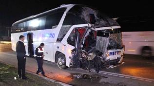 Amasya'da yolcu otob�s� ile t�r�n �arp��t��� kazada 11 ki�i yaraland�