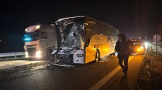 Anadolu Otoyolu'nda can pazar�! Feci kazada 1 �l� 15 yaral�