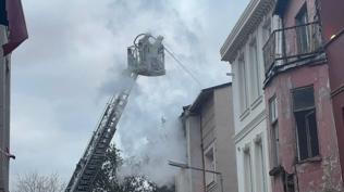 Fatih'te yangın faciası: 1 ölü 7 yaralı