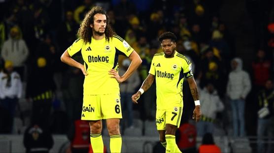 Fenerbah�e taraftar�ndan y�netime istifa �a�r�s�