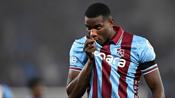 Onuachu sahneye ��kt�!