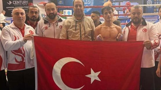 Milli sporcu Arda Y�ld�r�m'dan alt�n madalya