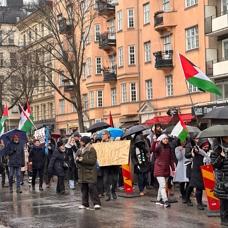 Stockholm'de y�zlerce ki�i bir araya geldi: Katil �srail, Filistin'den defol