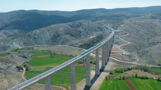 Türkiye YHT ile örülüyor! 17 yılda 110 milyon yolcu