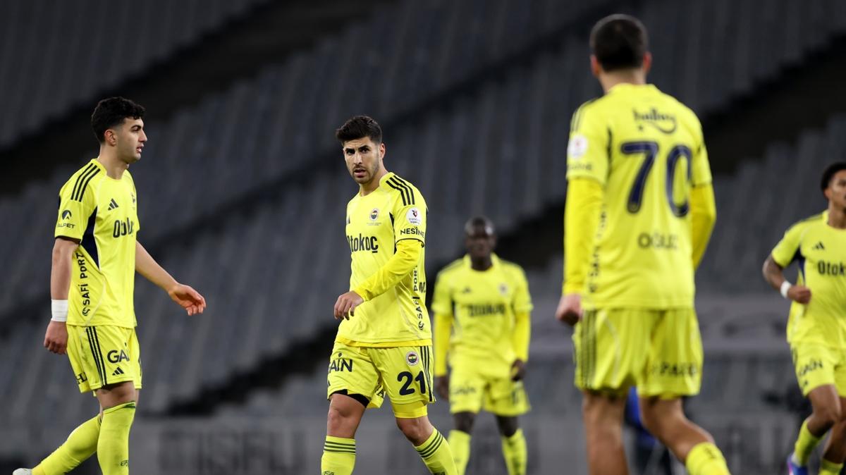 Fenerbah�e �ampiyonluk yolunda a��r yaral�