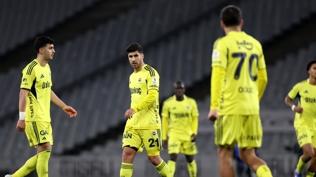 Fenerbah�e �ampiyonluk yolunda a��r yaral�