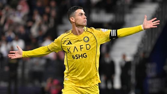 Ronaldo hissedar� oldu�u tak�ma ilk transferini yap�yor