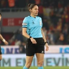 S�per Lig'de 22 y�l sonra kad�n hakem sahada