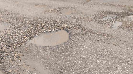 Esnaf CHP'li belediye y�z�nden kepenk indiriyor: K�y yollar� daha temiz