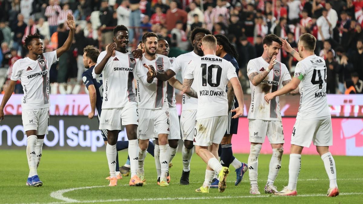 Gaziantep FK yar�n Fenerbah�e deplasman�nda