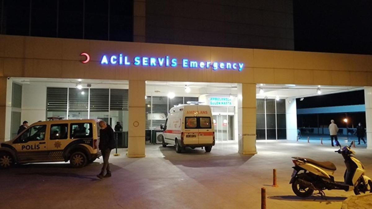 Ni�de'de yol facias�: 2 �l�, 2 yaral�