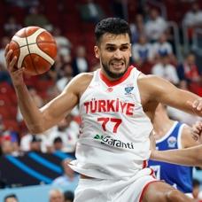 �mer Faruk Yurtseven'den NBA ekibine 10 g�nl�k imza