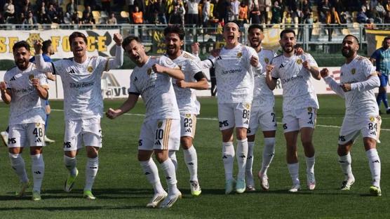 Puan fark�n� 5'e indirdi! Alia�a FK ad�m ad�m zirveye