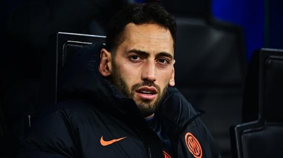 Ve Hakan �alhano�lu geliyor