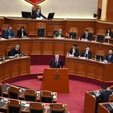 Arnavutluk meclisinden �ran karar�