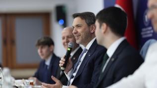 Bakan Bayraktar gen�lere enerjide 'K�z�lelma' hedefini anlatt�: Gece g�nd�z �al��aca��z