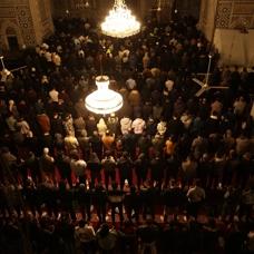 �am'daki Emevi Camisi'nde Kadir Gecesi idrak edildi