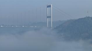 �stanbul g�ne yo�un sisle uyand�