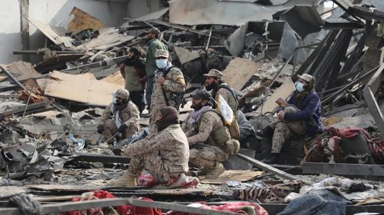 Kabil'de deh�et gecesi! Pakistan hava sald�r�s�nda '400 �l�' iddias�