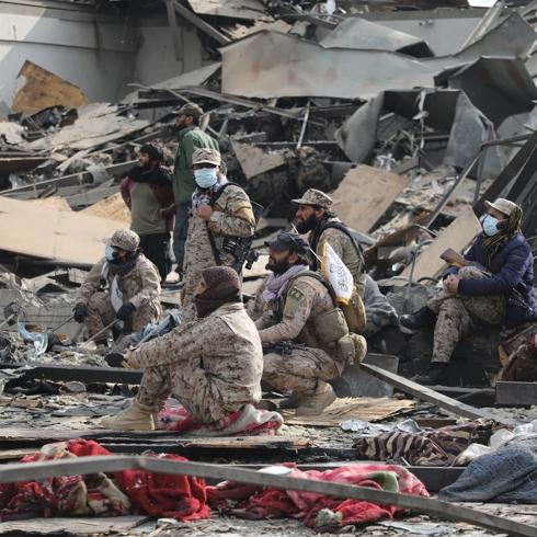 Kabil'de deh�et gecesi! Pakistan hava sald�r�s�nda '400 �l�' iddias�