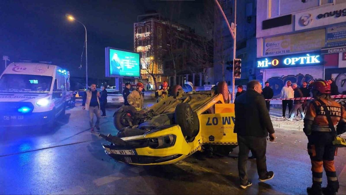 Kadıköy'de taksi takla attı