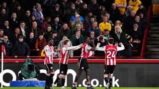 Premier Lig'de 4 goll� d�ello! Brentford ve Wolves puanlar� payla�t�