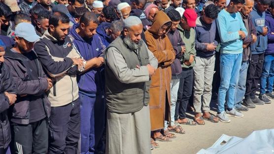 Soyk�r�mc� �srail'den Gazze'de sald�r�:  Biri �ocuk 3 ki�i katledildi