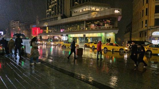 11 il i�in art arda uyar�: Marmara'da f�rt�na, Akdeniz'de kuvvetli sa�anak