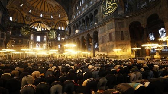 81 ilde bayram namaz� saatleri: Diyanet il il tam listeyi yay�nlad�