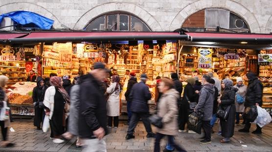 Bayram �ncesi hareketlilik: Vatanda�lar M�s�r �ar��s�'na ak�n etti