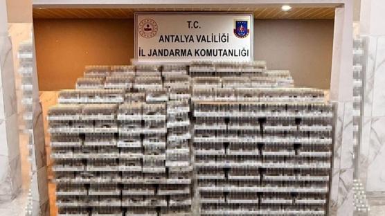 Milleti zehirleyeceklerdi! Otel depolar�nda binlerce litre sahte i�ki ele ge�irildi