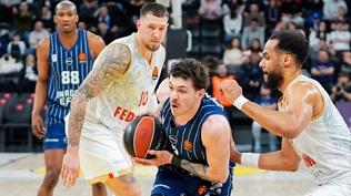 Anadolu Efes evinde Monaco'ya di� ge�iremedi