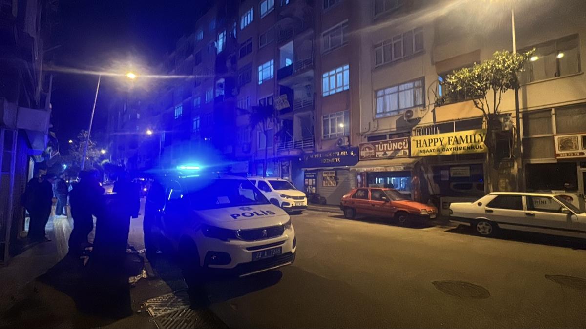 Utanmadan kanl� ellerini caminin �e�mesinde y�kam��