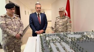 Bakan Fidan Katar'daki T�rk Birli�ini ziyaret etti