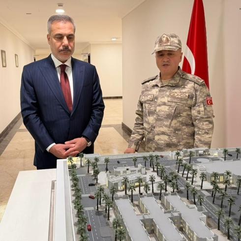 Bakan Fidan Katar'daki T�rk Birli�ini ziyaret etti