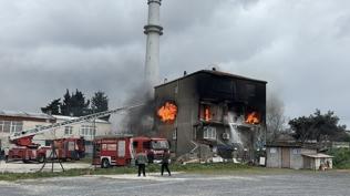 B�y�k�ekmece'de 3 katl� binada yang�n pani�i