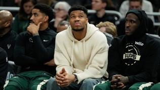 Giannis ile Bucks aras�nda kriz! �Sezonu kapat� talebine ret