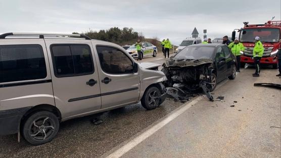 Isparta'da 3 ara�l� feci kaza: �ok say�da yaral� hastaneye kald�r�ld�