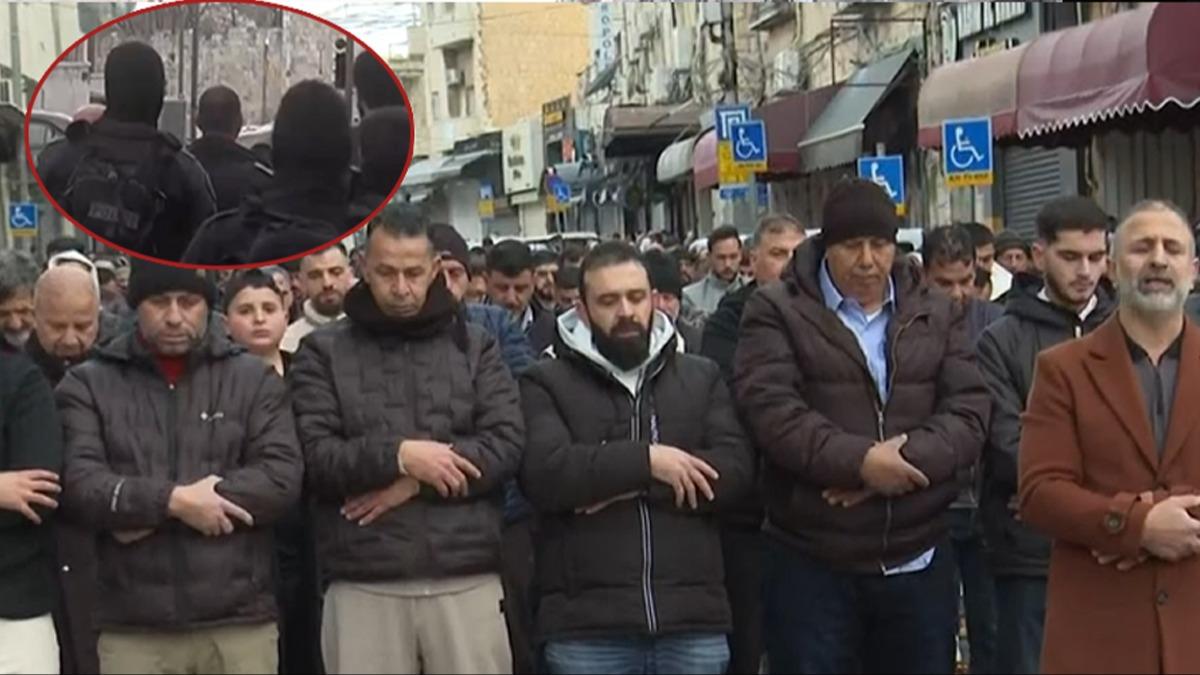 Mescid-i Aksa'da �srail zulm� s�r�yor