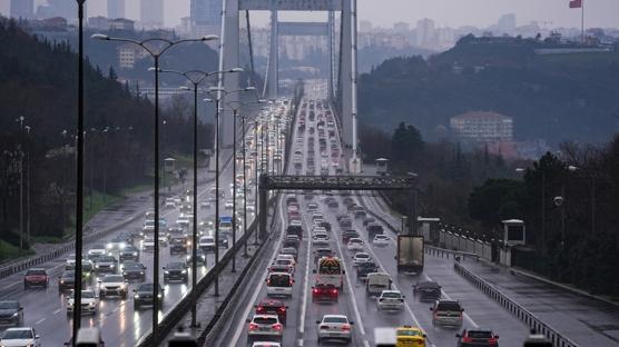 Bayram�n ilk g�n�nde trafik kilit: �stanbul'da yo�unluk olu�tu