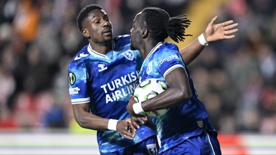 Galibiyetle veda etti!