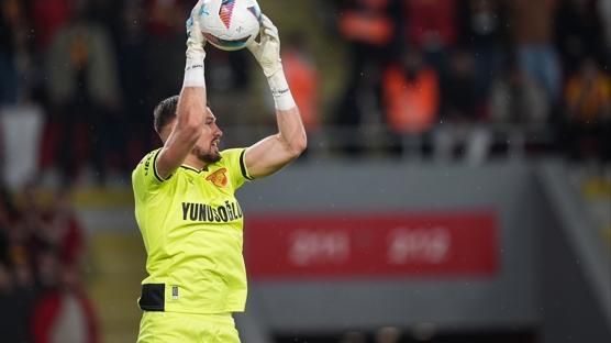 G�ztepe'de istikrar abidesi: Mateusz Lis