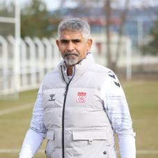 �smet Ta�demir: �lk hedefimiz kendimizi play-off potas�na atmak
